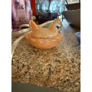 Amber swirl salt cellar hen on nest